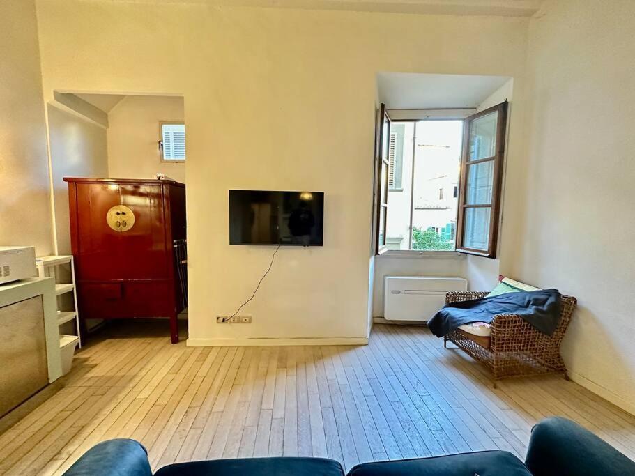 Apartment Near Ponte Vecchio: Luxury Flat